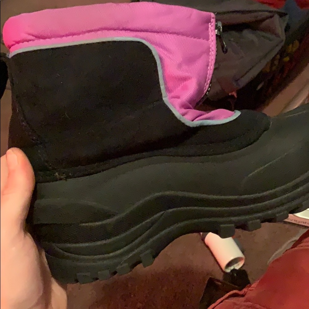 Snow boots
